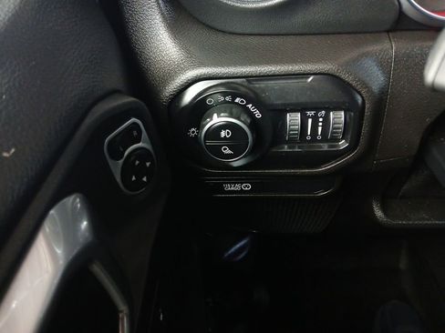 Used 2020 Jeep Gladiator Rubicon image 11