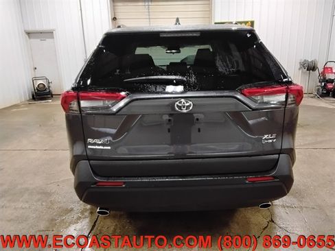Used 2025 Toyota RAV4 XLE image 8