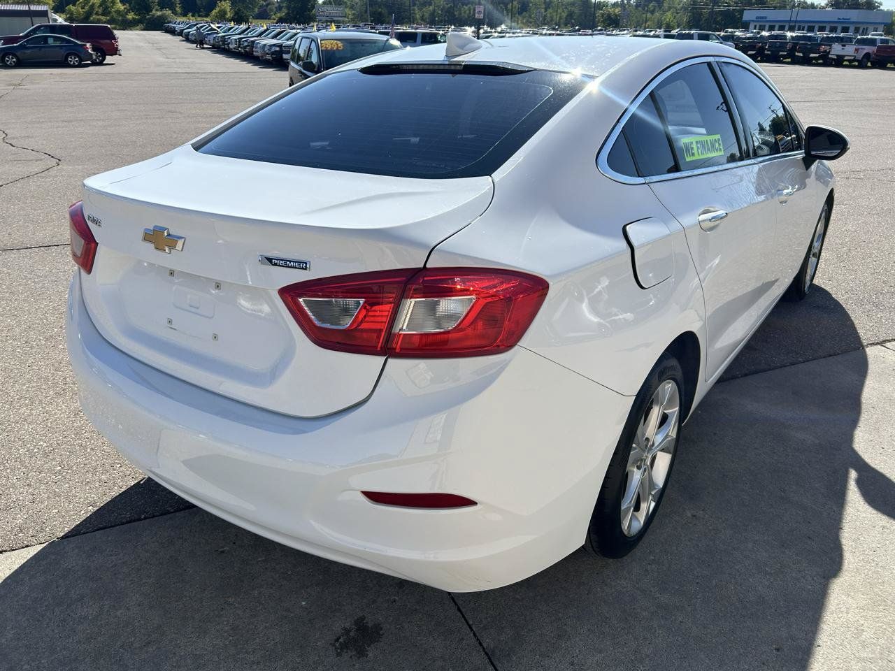 Used 2017 Chevrolet Cruze Premier FWD image 5