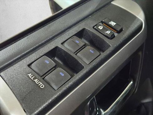Used 2022 Toyota 4Runner SR5 Premium w/ Moonroof Package RWD image 9