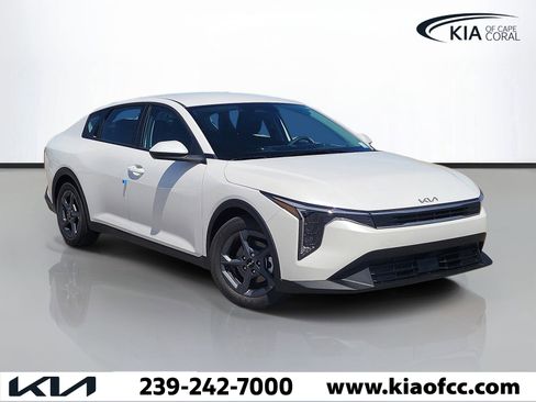 New 2026 Kia K4 FWD image 1