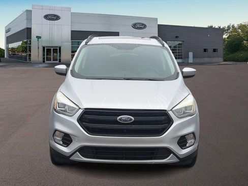 Used 2017 Ford Escape SE w/ Equipment Group 201A image 3