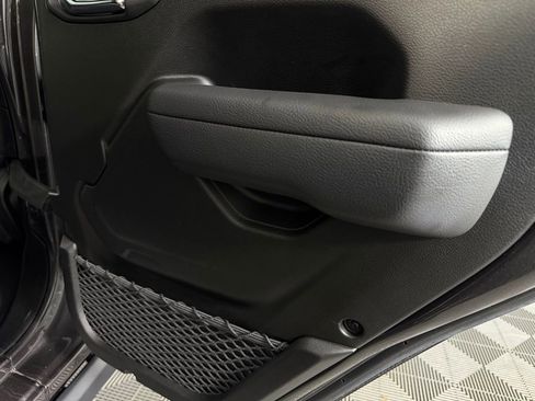 Certified 2025 Jeep Wrangler Unlimited Rubicon 4xe w/ Convenience Group AWD/4WD image 28