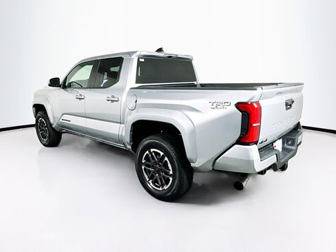 Used 2025 Toyota Tacoma TRD Sport AWD/4WD image 5
