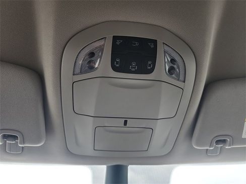 Used 2024 Chrysler Pacifica Touring-L image 23