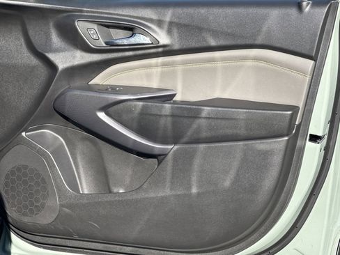 Used 2025 Chevrolet Trax ACTIV image 14