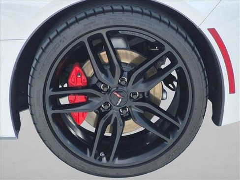 Used 2019 Chevrolet Corvette Stingray Convertible w/ 2LT Preferred Equipment Group RWD image 22