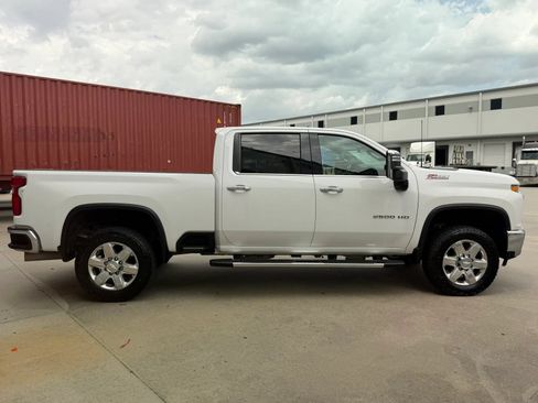 Used 2020 Chevrolet Silverado 2500 LTZ w/ LTZ Premium Package AWD/4WD image 6