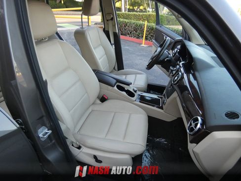 Used 2014 Mercedes-Benz GLK 350 2WD image 24