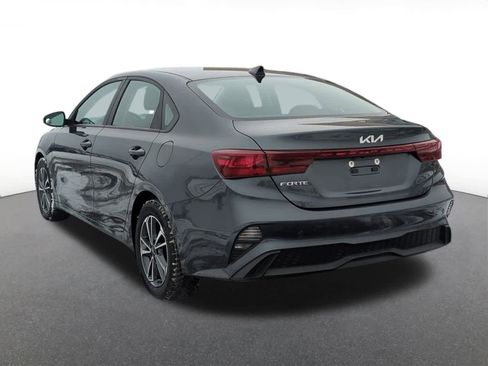 Used 2022 Kia Forte LXS image 4