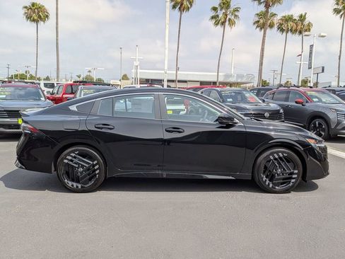 New 2026 Nissan Sentra SR w/ Floor Mat Package image 6