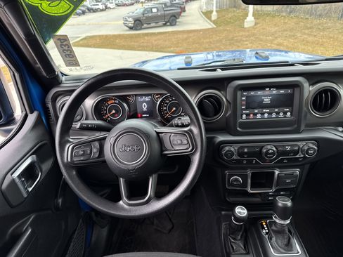 Used 2023 Jeep Wrangler Unlimited Sport image 16