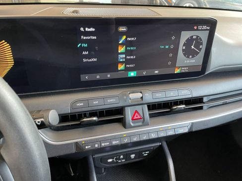 Used 2025 Kia K4 LXS image 17