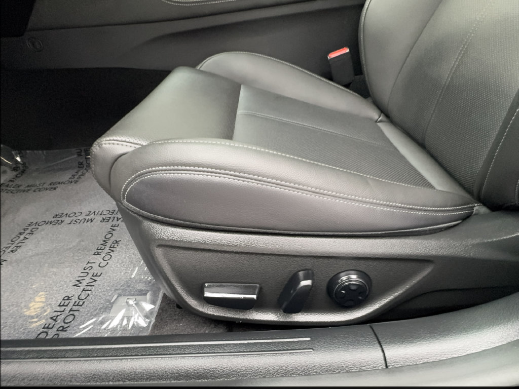Used 2026 Genesis G70 2.5T RWD image 22