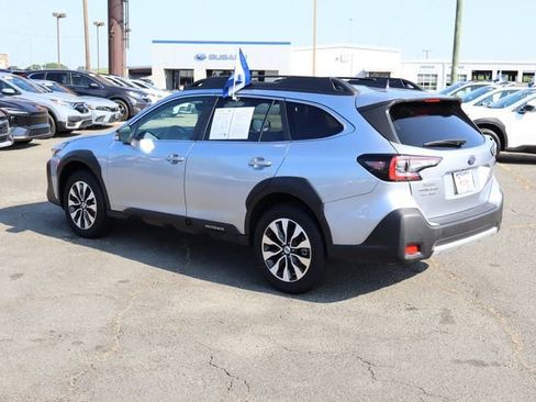 Certified 2025 Subaru Outback Limited AWD/4WD image 6