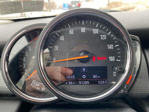 Used 2018 MINI Cooper 2-Door Hardtop image 9