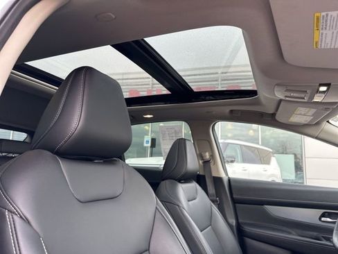 Certified 2025 Nissan Murano SL AWD/4WD image 19