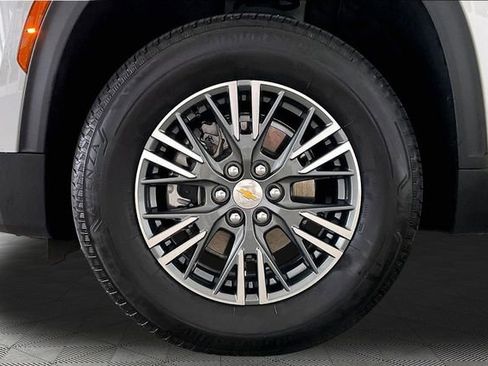 Used 2024 Chevrolet Traverse LT image 22