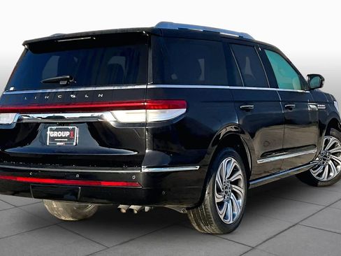 Used 2023 Lincoln Navigator 2WD image 13