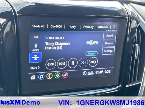 Used 2021 Chevrolet Traverse LT image 36