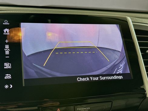 Used 2018 Honda Pilot Touring image 23
