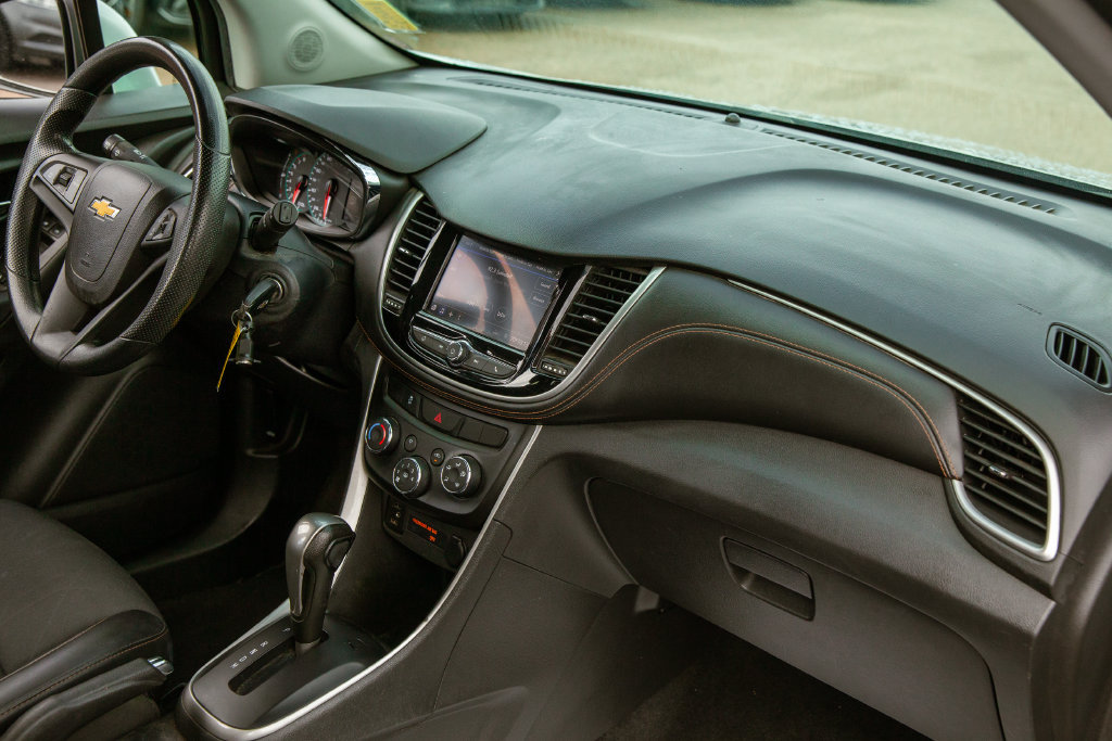 Used 2021 Chevrolet Trax LT AWD/4WD image 11