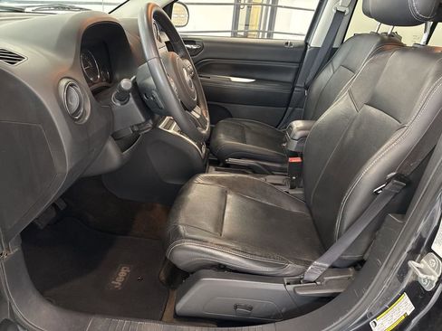 Used 2014 Jeep Compass Latitude image 9