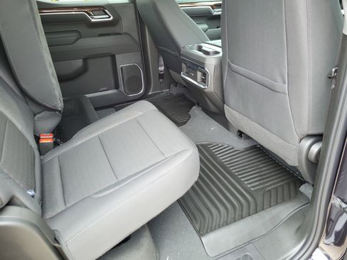 New 2025 GMC Sierra 1500 Elevation image 11