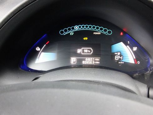 Used 2016 Nissan Leaf SV image 13