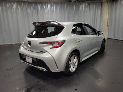 Used 2022 Toyota Corolla SE w/ SE Preferred Package FWD image 8
