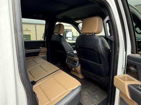 Certified 2025 Ford F250 Lariat w/ Lariat Ultimate Package image 19