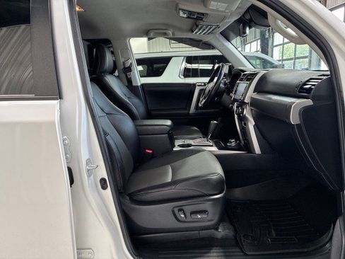 Used 2020 Toyota 4Runner SR5 Premium AWD/4WD image 12