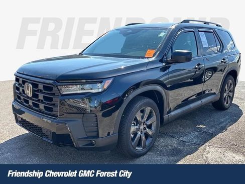 Used 2026 Honda Pilot Sport image 1