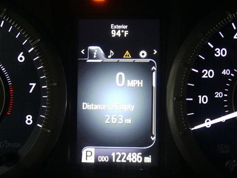 Used 2017 Toyota Sienna XLE image 32