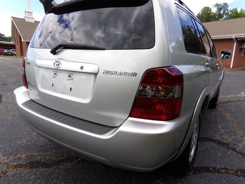 Used 2004 Toyota Highlander Limited AWD/4WD image 7