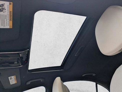 Used 2025 Mercedes-Benz C 300 Sedan image 15