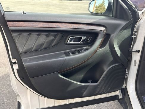 Used 2013 Ford Taurus Limited image 12