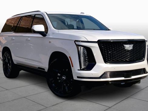 Used 2025 Cadillac Escalade Sport Platinum w/ LPO, ONYX Package AWD/4WD image 4