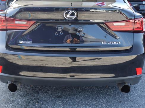 Used 2016 Lexus IS 200t w/ F Sport Package RWD image 9
