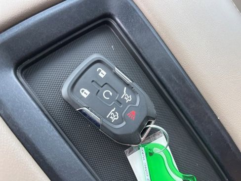 Used 2020 GMC Yukon XL SLT w/ Premium Edition image 36