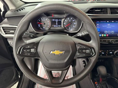 Used 2022 Chevrolet TrailBlazer LT w/ Convenience Package AWD/4WD image 13