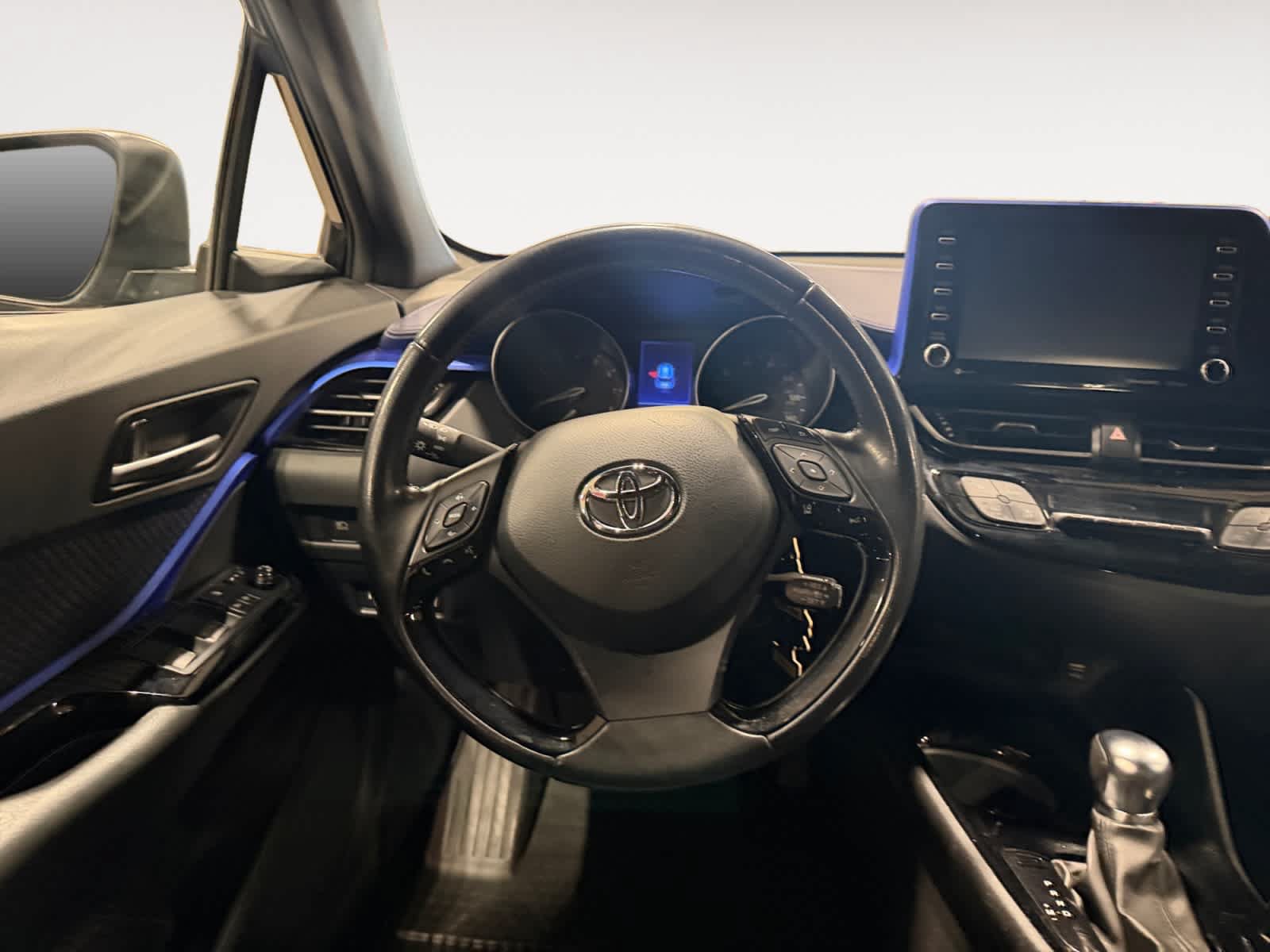 Used 2021 Toyota C-HR XLE FWD image 13