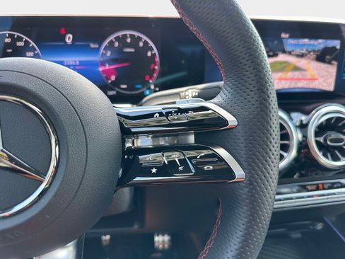 Certified 2025 Mercedes-Benz GLA 250 4MATIC image 31