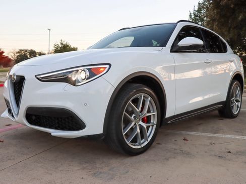 Used 2018 Alfa Romeo Stelvio Ti Sport image 3