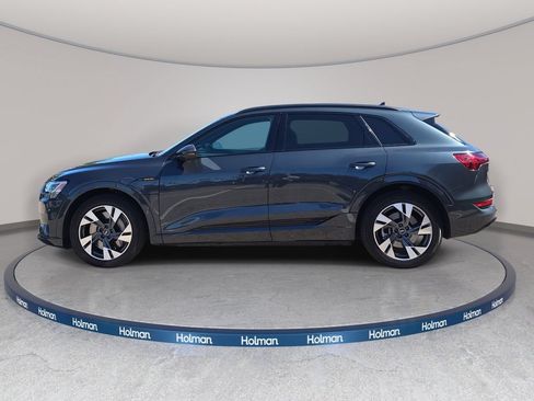Used 2023 Audi e-tron Premium w/ Convenience Plus Package AWD/4WD image 9