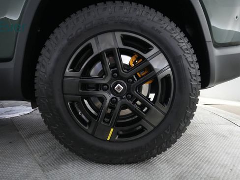 Used 2023 Rivian R1S Adventure AWD/4WD image 9