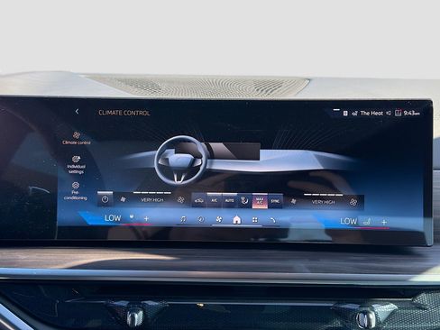 New 2026 BMW X5 xDrive50e w/ Climate Comfort Package image 35