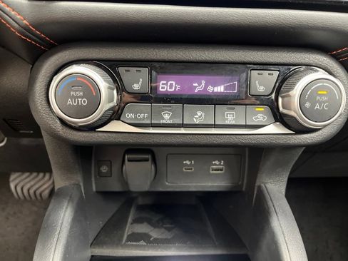 Used 2024 Nissan Versa SR FWD image 27