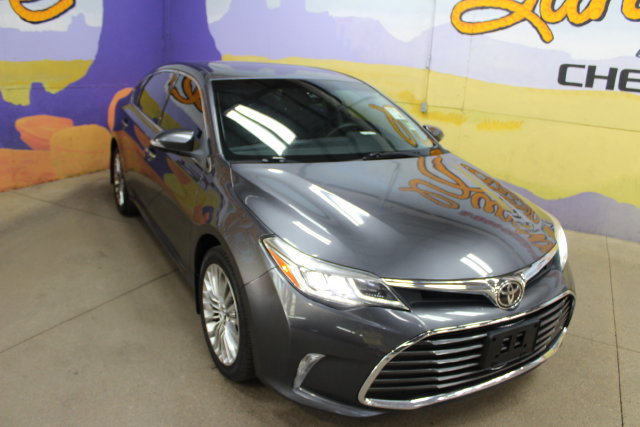 Used 2016 Toyota Avalon Limited FWD image 2