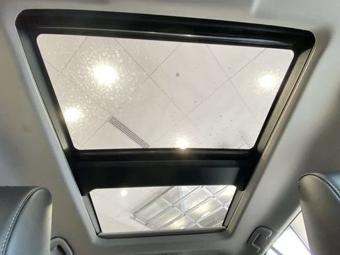 Used 2021 Toyota RAV4 Limited AWD/4WD image 25